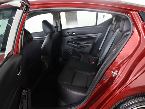 Used 2024 Nissan Altima 2.5 SR image 27