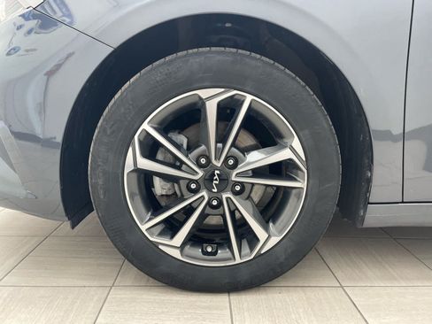 Used 2023 Kia Forte LXS FWD image 7