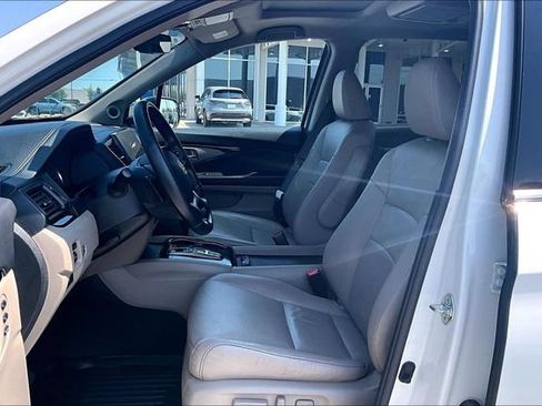 Used 2019 Honda Pilot Touring image 18