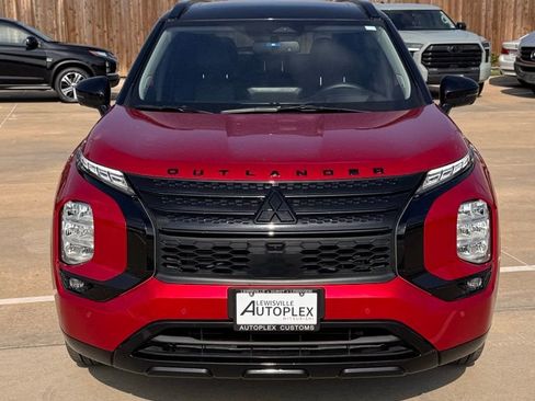 Used 2024 Mitsubishi Outlander SEL image 1