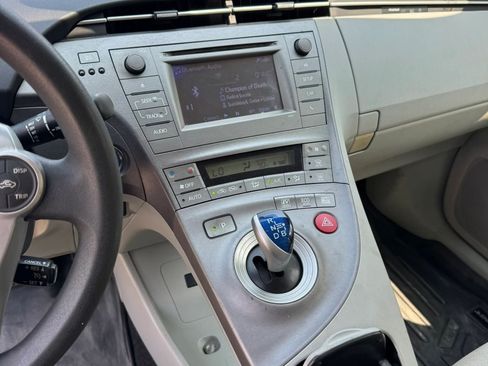 Used 2015 Toyota Prius Two FWD image 17