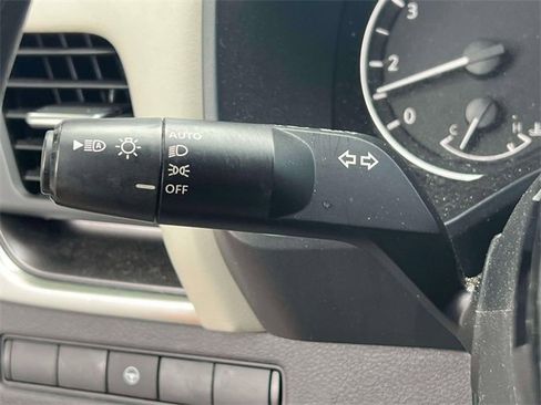 Used 2023 Nissan Rogue SV image 22