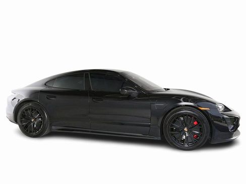 Used 2022 Porsche Taycan GTS image 9