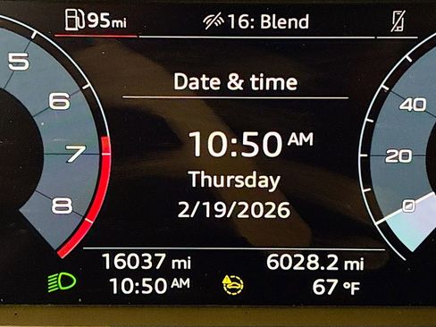 Certified 2023 Audi Q3 2.0T Premium w/ Convenience Package image 11