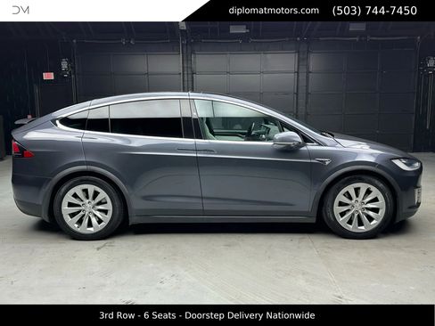Used 2017 Tesla Model X 90D image 8