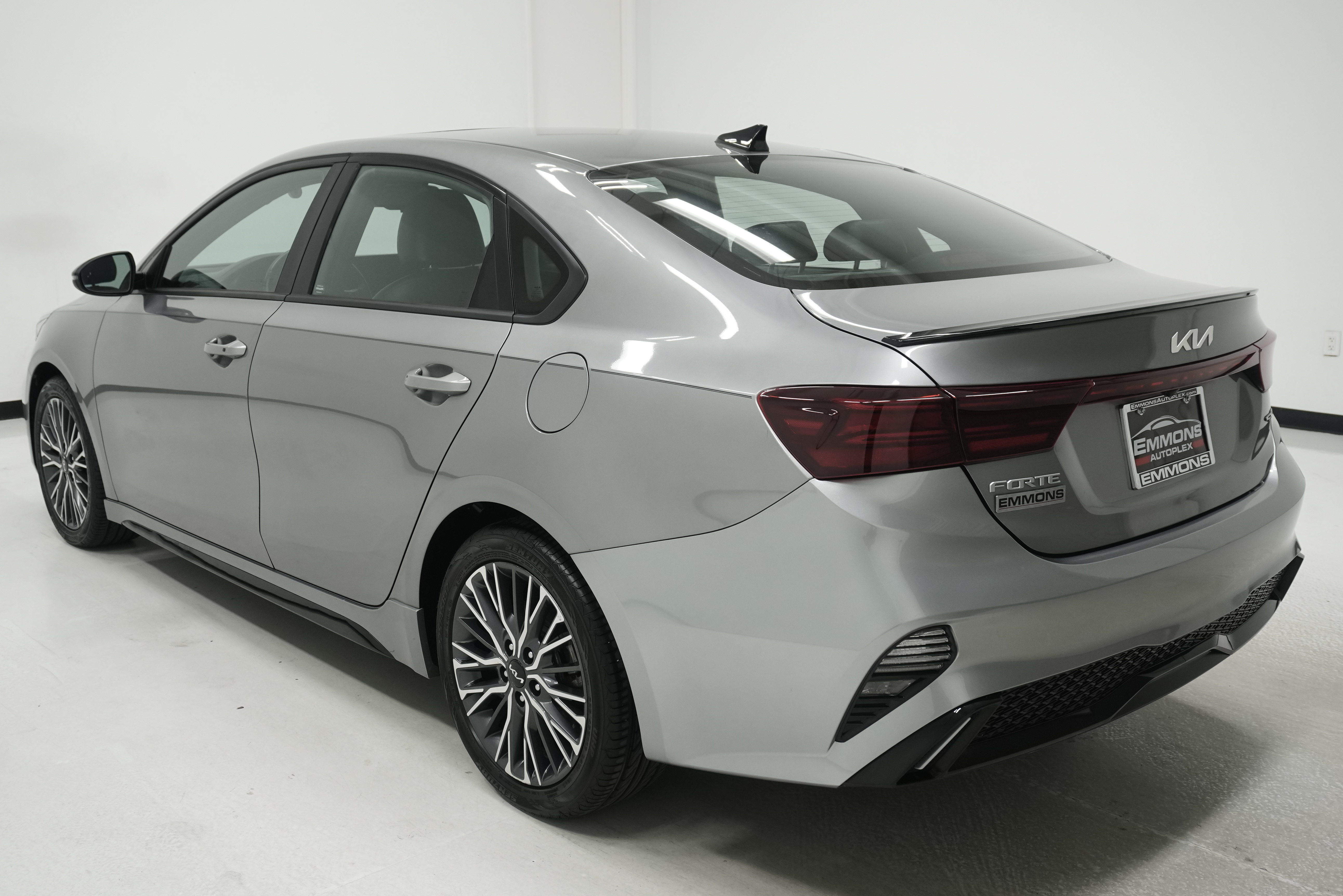 Used 2023 Kia Forte GT-Line w/ GT-Line Premium Package FWD image 4