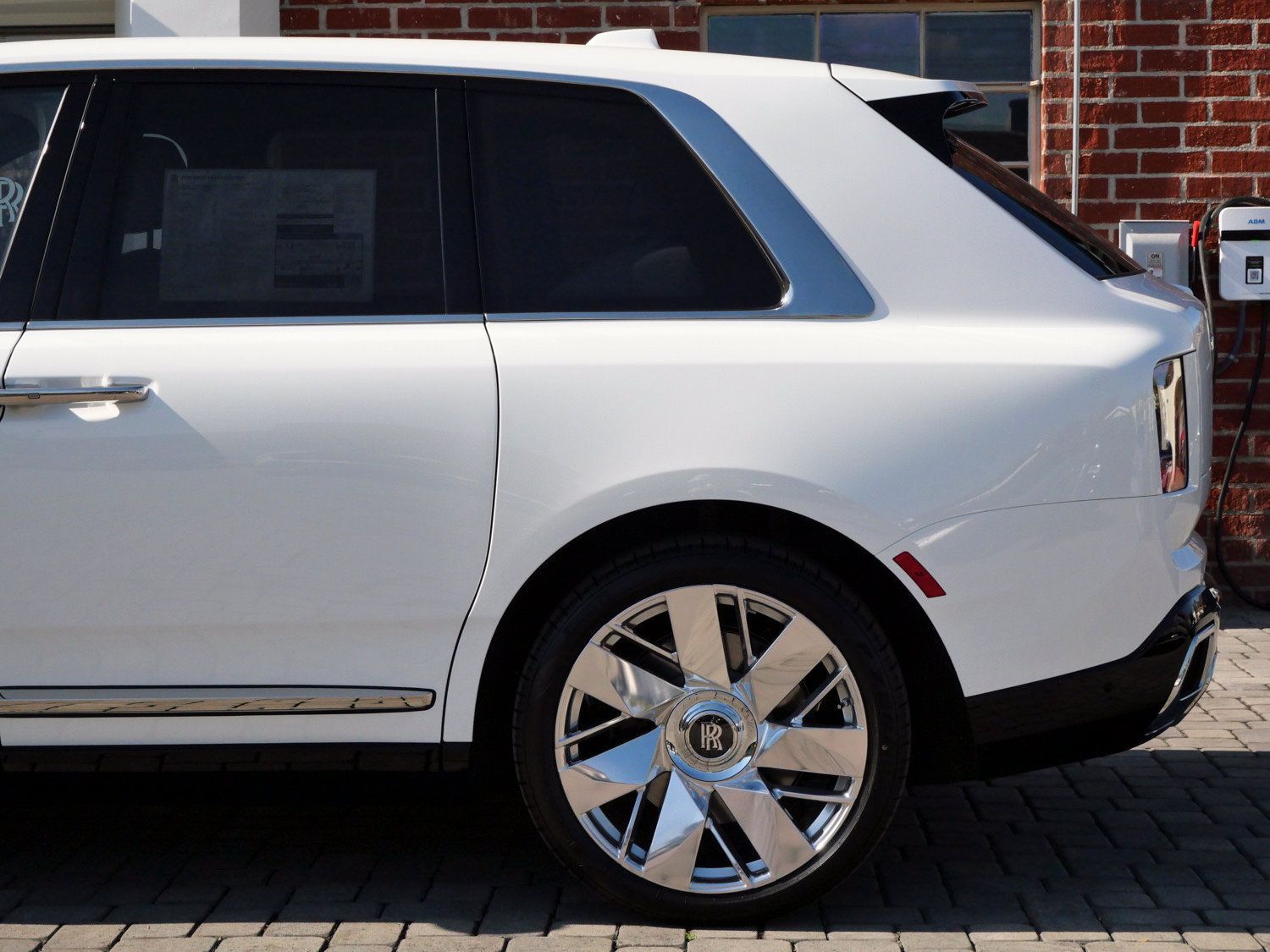 Certified 2025 Rolls-Royce Cullinan AWD/4WD image 21