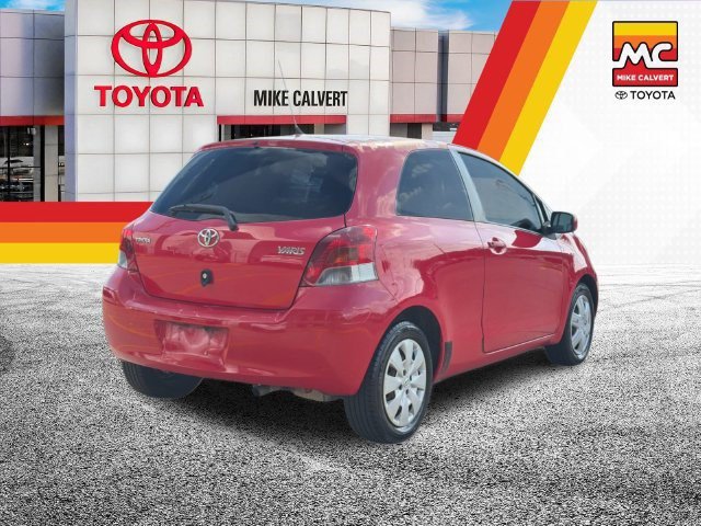 Used 2011 Toyota Yaris 2-Door Hatchback w/ Convenience Pkg FWD image 5