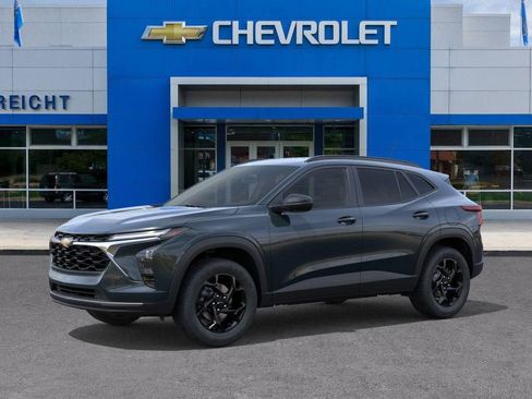 New 2026 Chevrolet Trax LT w/ Driver Confidence Package image 2