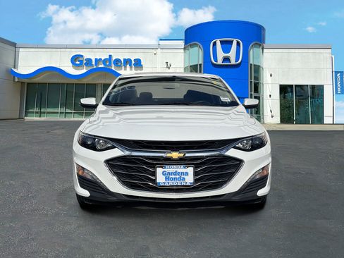 Used 2024 Chevrolet Malibu LT FWD image 2