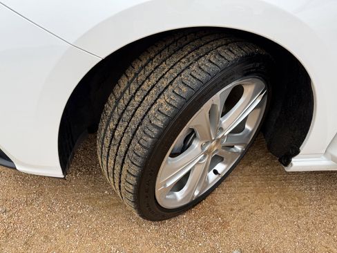 Used 2017 Chevrolet Cruze Premier image 41