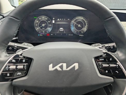 Used 2023 Kia Niro Wind w/ Wind Preserve Package FWD image 14