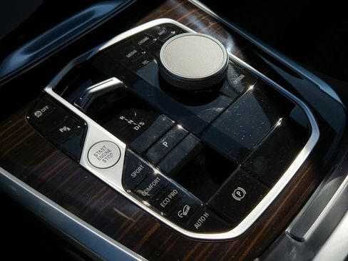 New 2026 BMW X5 xDrive40i w/ Climate Comfort Package image 12