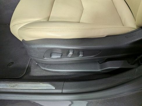 Used 2018 Cadillac XT5 Luxury w/ Driver Awareness Package image 18