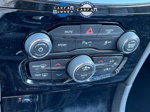 Used 2023 Chrysler 300 S image 30