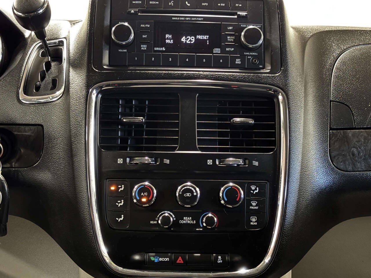 Used 2016 Dodge Grand Caravan SE w/ Quick Order Package 29E SE FWD image 22