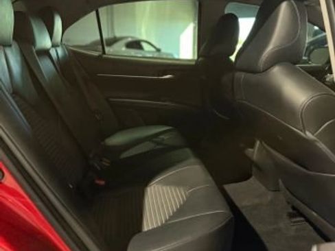 Used 2021 Toyota Camry SE image 10