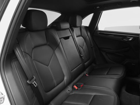 Certified 2025 Porsche Macan S AWD/4WD image 27