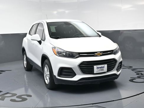 Certified 2020 Chevrolet Trax LS image 3