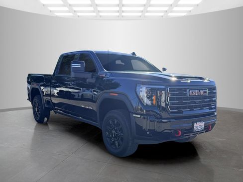 Used 2025 GMC Sierra 2500 AT4 w/ AT4 Premium Plus Package AWD/4WD image 3