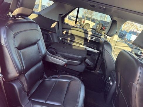 Used 2021 Ford Explorer XLT w/ Equipment Group 202A image 34