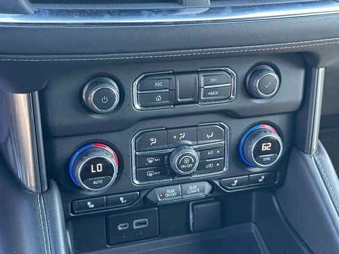 Used 2021 Chevrolet Suburban LT w/ Rear Media and Nav Package image 23