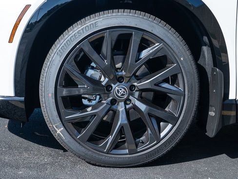 New 2025 Toyota Crown Signia w/ Advanced Technology Package image 8