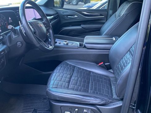 Used 2023 Cadillac Escalade ESV V AWD/4WD image 7