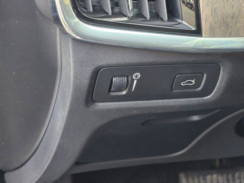 Used 2021 Volvo S90 T6 Inscription image 39