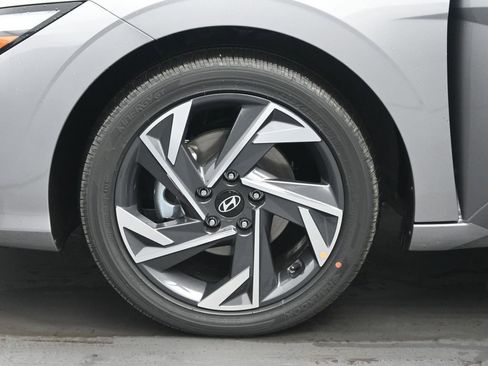 New 2026 Hyundai Elantra Limited image 34