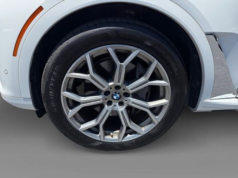Used 2019 BMW X7 xDrive50i w/ Luxury Seating Package image 9