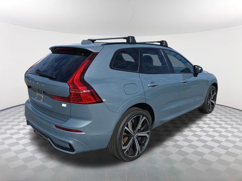 Used 2022 Volvo XC60 T8 R-Design image 3