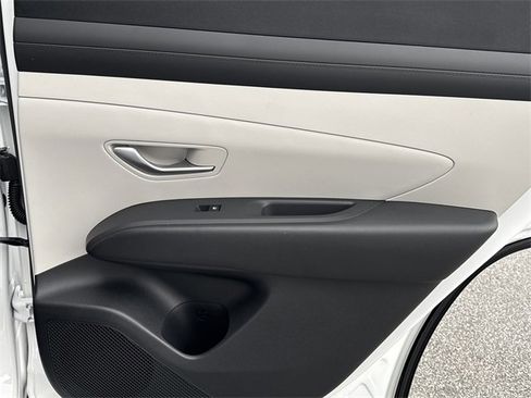 New 2026 Hyundai Tucson SEL image 16