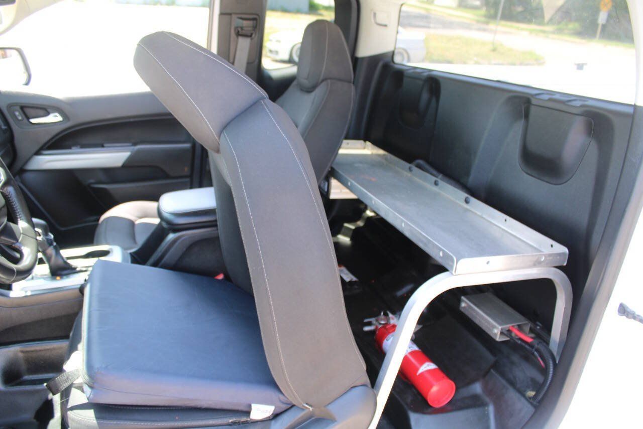 Used 2022 Chevrolet Colorado LT w/ Fleet Safety Package AWD/4WD image 16