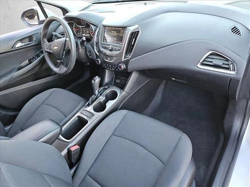 Used 2019 Chevrolet Cruze LT w/ Convenience Package image 19