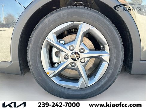 New 2025 Kia K4 LXS image 37
