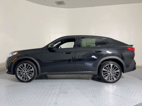 Used 2026 BMW X2 xDrive28i w/ Technology Package image 2
