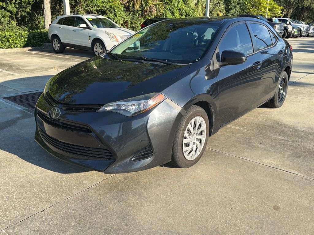 Used 2018 Toyota Corolla LE FWD image 9