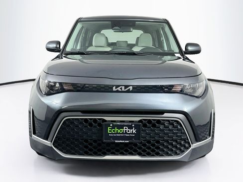 Used 2025 Kia Soul LX w/ LX Technology Package FWD image 2