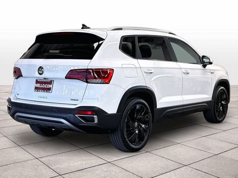 Used 2023 Volkswagen Taos SE w/ Panoramic Sunroof Package AWD/4WD image 9