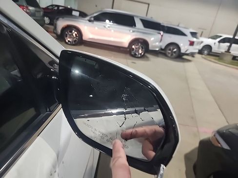 Used 2016 Hyundai Santa Fe SE image 11