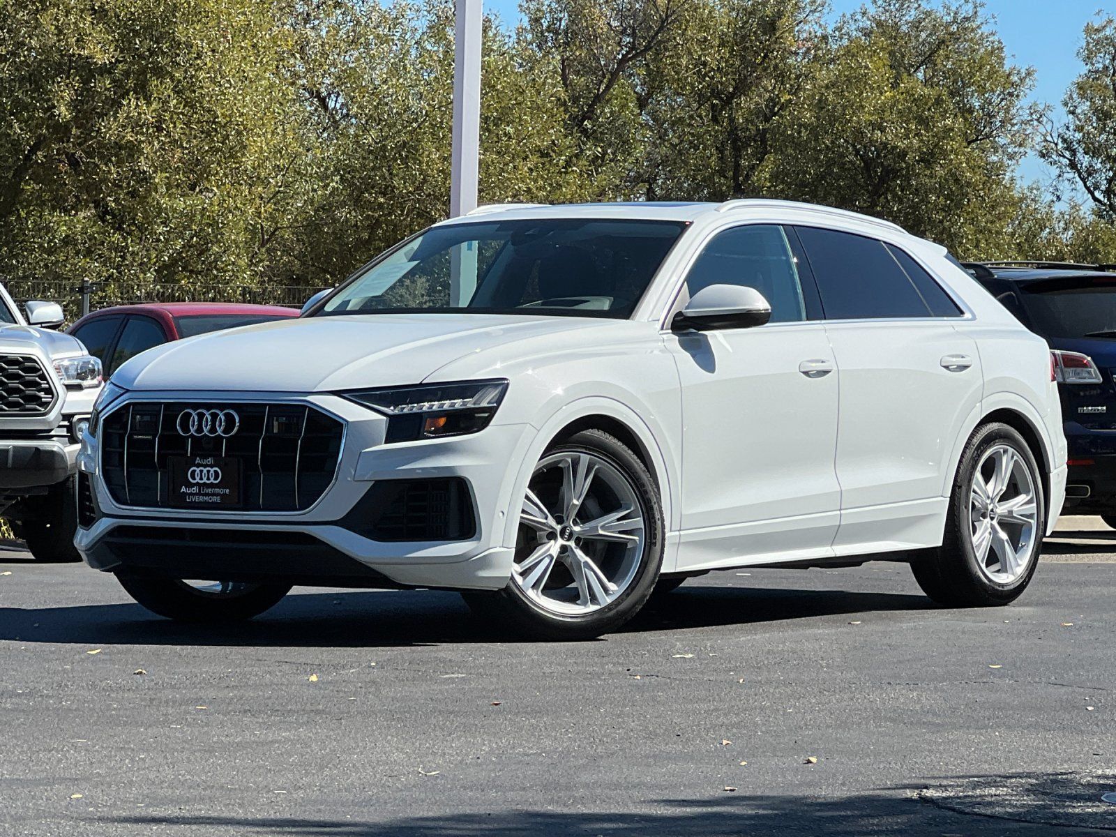 Used 2023 Audi Q8 Prestige w/ Prestige Package AWD/4WD image 2