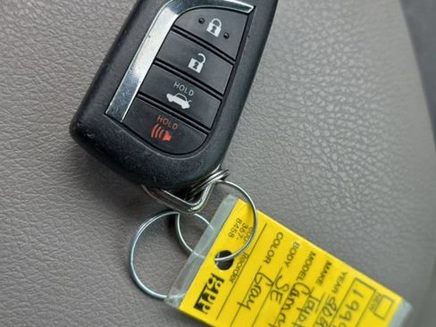 Used 2021 Toyota Camry SE FWD image 24