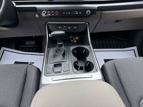 New 2026 Kia Carnival LX FWD image 25