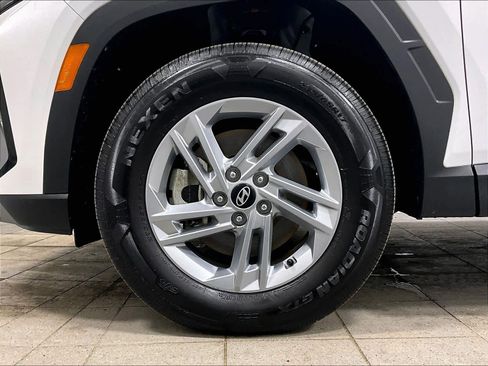 Certified 2025 Hyundai Tucson SE image 7