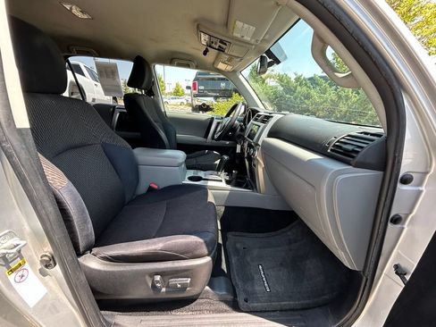 Used 2012 Toyota 4Runner SR5 AWD/4WD image 32