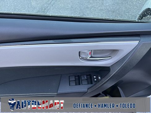 Used 2018 Toyota Corolla LE image 14