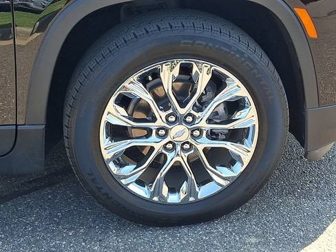 Used 2023 Chevrolet Traverse LT w/ LPO, Floor Liner Package FWD image 29