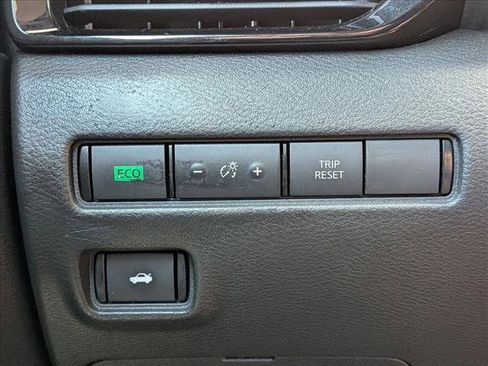 Used 2020 Nissan Sentra SR FWD image 11