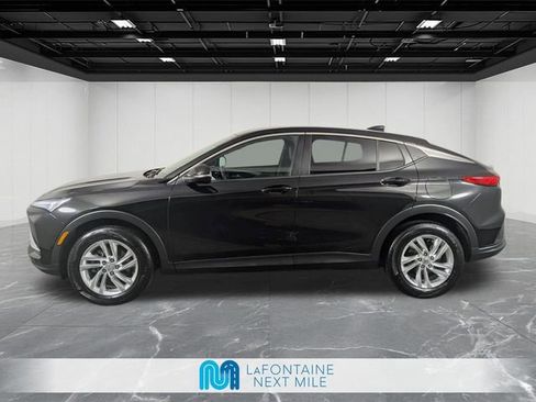 Used 2025 Buick Envista Preferred FWD image 2